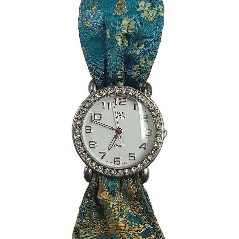 VTG Womens Watch CC Quartz Crystal Face With Silk Snap Band